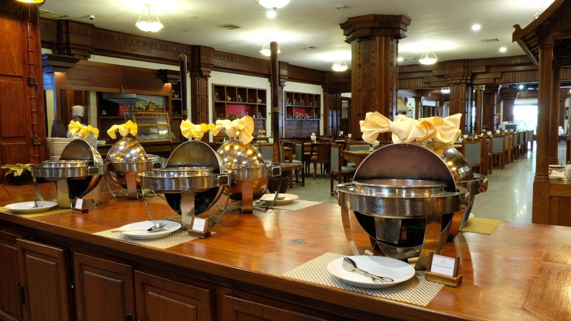 Empress Angkor & Hotel 5*