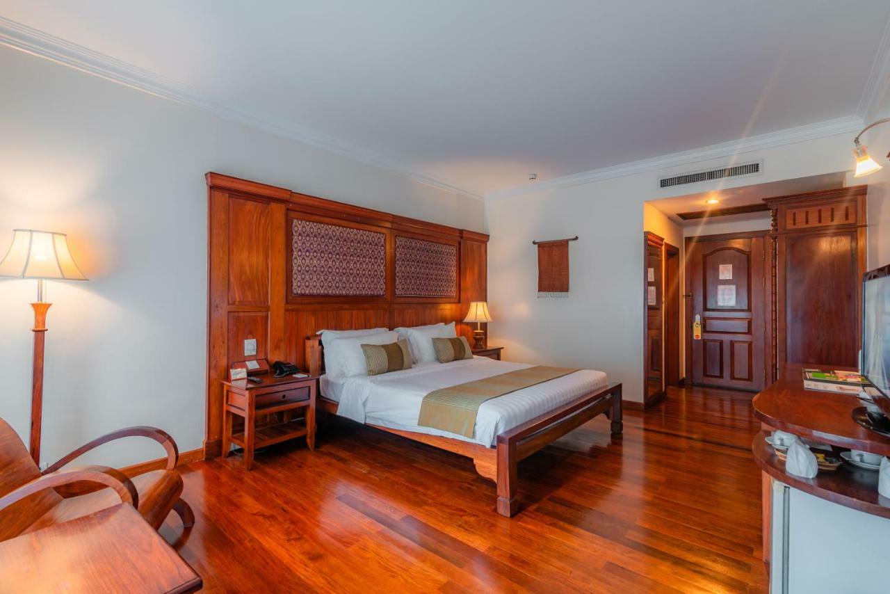 Empress Angkor & 5*